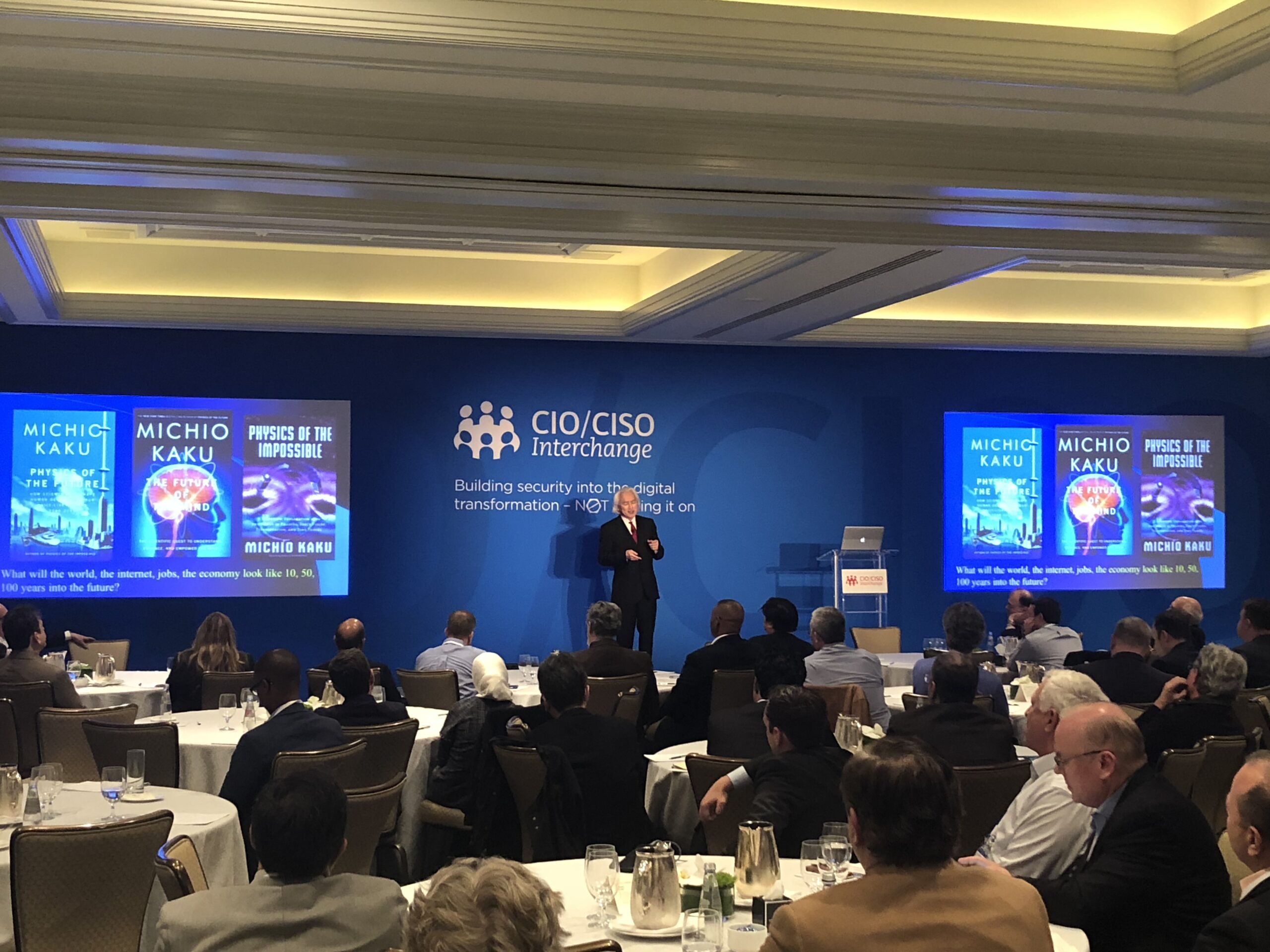 How to Book a Professional Keynote Speaker for a Corporate Event ...